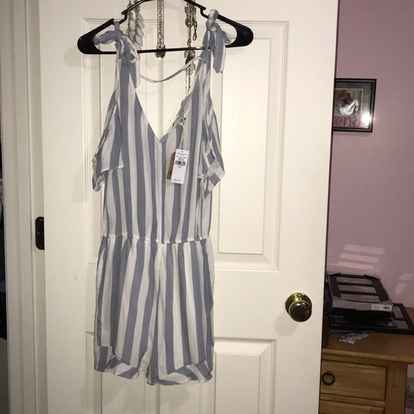 Romper - Picture 2 of 5